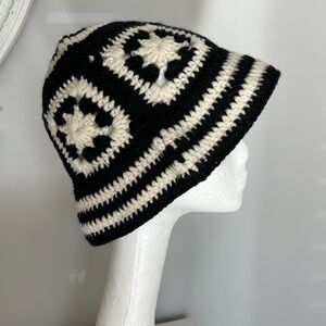 Zara Crochet Granny Square Black White Bucket Hat One Size Warm Vintage Inspired